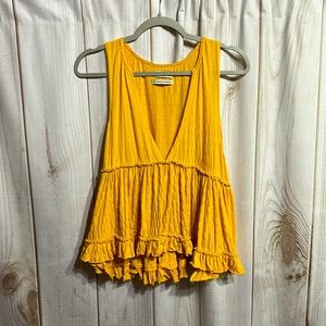 Urban Outfitters Yellow V Neck Tank Top - Size Medium